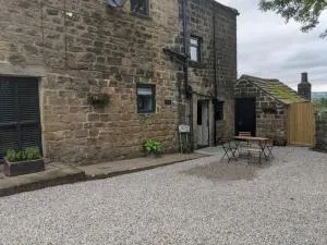 1 Hillside Cottages - Pool