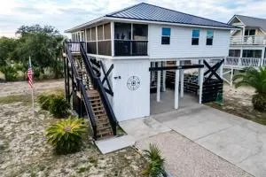 IP Beach House-Indian Pass Family Vacation home -Sleeps 8 Elevator- Pet Friendly-Ice Machine - Southern Coast Vacation Properties - 圣乔治岛