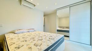 Apartamento Novo Frente ao Mar na Praia das Astúrias - 08 Pessoas