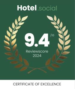 Beautiful 2-Bed, 2 Bathrooms Flat with AC in Zone 1, - Just Minutes Walk to High Street Kensington, Earls Court, Hyde Park