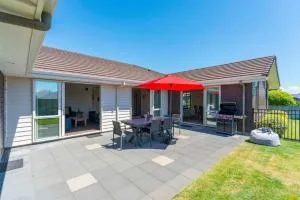 Delight in the Dell - 2 mins to lake - Waitahanui