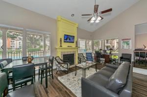 Landing at Oak Meadow - 1 Bedroom in Dallas