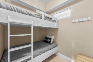 Family-Friendly Gulf-Front Condo wBeach Access