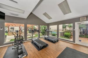 Landing at Oak Meadow - 1 Bedroom in Dallas