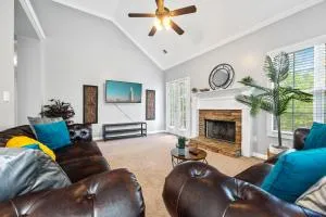 4BR house with Garage, Backyard porch & Fireplace - 卡温顿