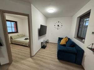 Hiška HOME- TERME ČATEŽ - VKLJUČENE KOPALNE KARTE 