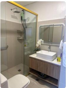 Primavera Cozy Penthouse 2 bedroom with huge swimming pool and gym