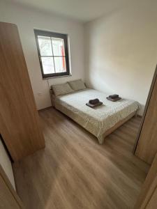 Hiška HOME- TERME ČATEŽ - VKLJUČENE KOPALNE KARTE