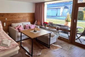 Grubhof Scholsspark, Studio Lofer mit Garten und Schwimmbad