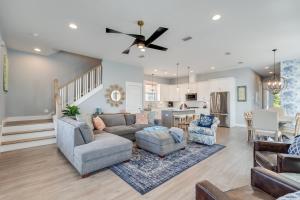 221 Sands Street - 4 BR with Private pool