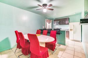 8 Mi to Dtwn LA Apt with Shared Patio!