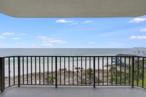 Commodore 605 3 BR 3 BA with 2 Beachfront Masters