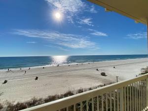 Celadon 207 beachfront 1 BR 2 BA Sleeps 6