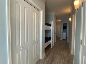 Celadon 207 beachfront 1 BR 2 BA Sleeps 6