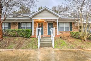 Tallahassee Townhome 4 Mi to College Town!