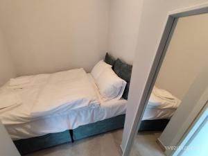 Modern apt in downtown by MK