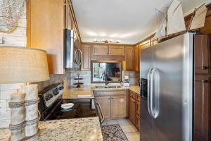 Summit 225 - Low floor beachfront - Sleeps 5