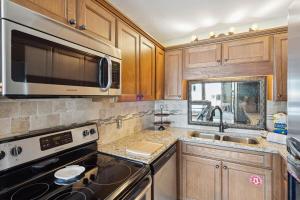 Summit 225 - Low floor beachfront - Sleeps 5