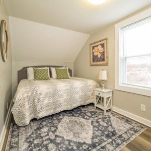 2 beds, trailer parking, direct snow & ATV trail access