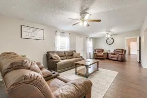 Charming Retreat with Games and Yard in Oglethorpe! - Montezuma