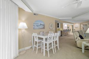 Oceanfront 3 Bdrm Getaway to the Beach Sleeps 6