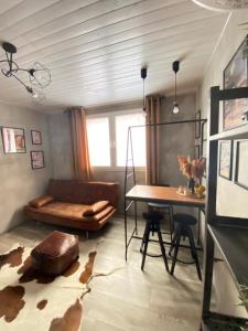 Insomnia Alicante apartment with private patio