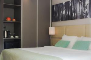 Portal Plaza Suites