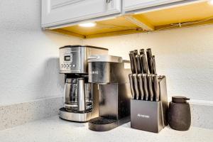 Steps to Shore Walkable Clearwater Beach Condo