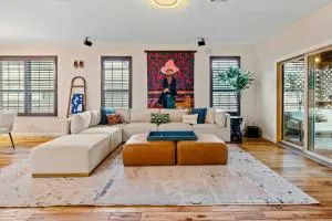 Artist Retreat in North Austin - Endless Amenities - Leander