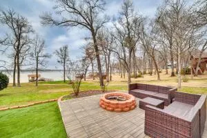 Home on Lake Fork Patio, Grill and Fire Pit! - Quitman
