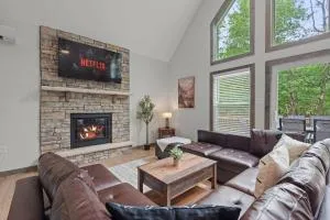 Twin Chalet - 6 BDs Hot Tub Game Area and more - 吉姆索普