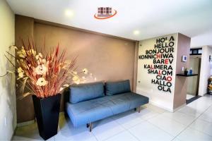 S02 MASTER SUITE Premium Suite Frente al TEC CEM Cocineta WiFi Balcón Parking Terraza