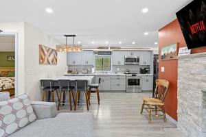 The Cozy Cubhouse Perfect Couples Getaway