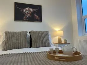 Fully Refurbished 3 Bed Terraced House with Ensuite Central Rugby - Catthorpe