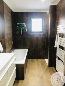 Villas La Dolce Villa - Bali&les Cevennes : photos des chambres