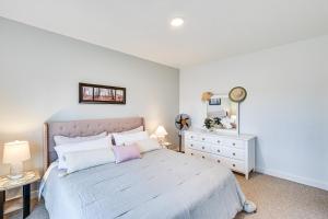 Shipshewana Guest House with Fire Pit!