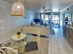 Hibiscus 201 D - St. Augustine