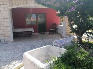 One-Bedroom Apartment room in Apartments Ljube - quiet location
