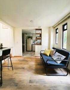 Red house, Airport Embassy