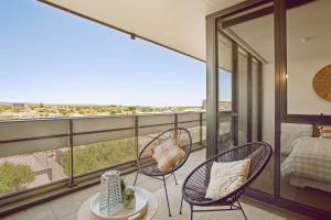 2 BR Apartment with car parking on Grote Street