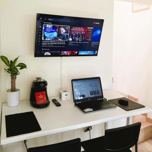 Red house, Airport Embassy