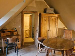 Maisons de vacances Charmante maison avec jardin au coeur du Parc Naturel Regional de la Brenne, ideale pour teletravail. - FR-1-591-237 : photos des chambres