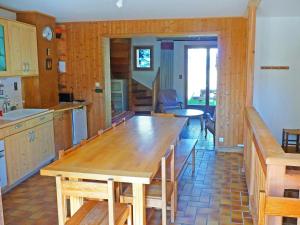 Chalets Chalet in La Lechere near Ski Lift : photos des chambres