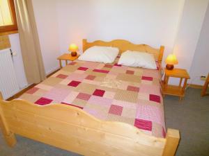 Chalets Chalet in La Lechere near Ski Lift : photos des chambres
