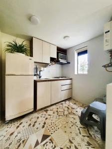 Red house, Airport Embassy