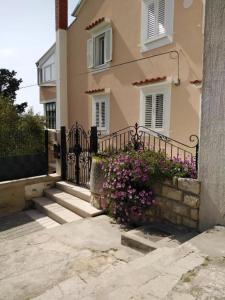 Apartments with a parking space Losinj, Losinj - 23816
