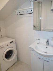 Apartments with a parking space Losinj, Losinj - 23816