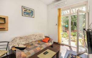 Holiday apartments Novi Vinodolski - 23822