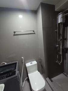 Urban Space 1BR with Balcony