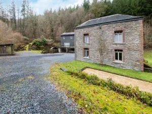 Charming, quiet and authentic estate in Bohan - Thilay